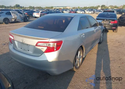 2013 Toyota Camry Se z USA, uszkodzony, nr VIN 4T1BF1FK8DU261215